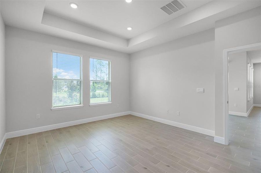Spacious, unfurnished interior of a new home in Waterleigh, Winter Garden (Image 36). Spacious, unfurnished interior of a new home in Waterleigh, Winter Garden (Image 36).