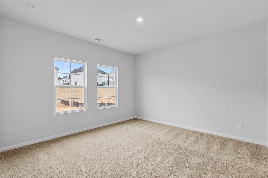 Spacious, unfurnished interior of a new home in Fieldstone, Lexington (Image 23).