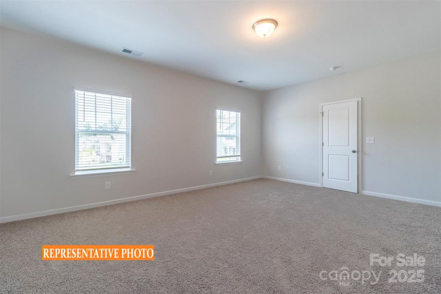 Spacious, unfurnished interior of a new home in Cedar Meadows, Monroe (Image 28).