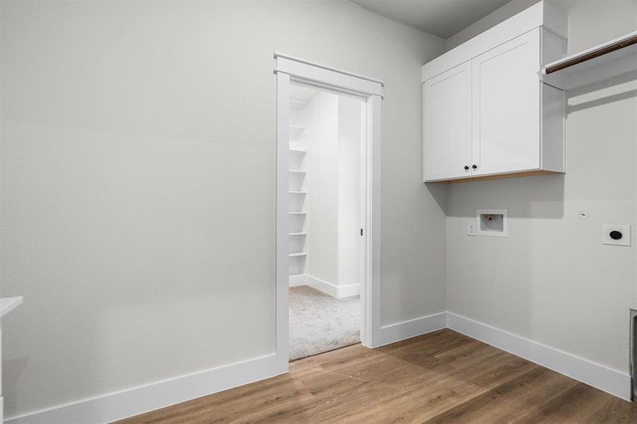 Spacious, unfurnished interior of a new home in Green Prairie Estates, Dish (Image 23). Spacious, unfurnished interior of a new home in Green Prairie Estates, Dish (Image 23).