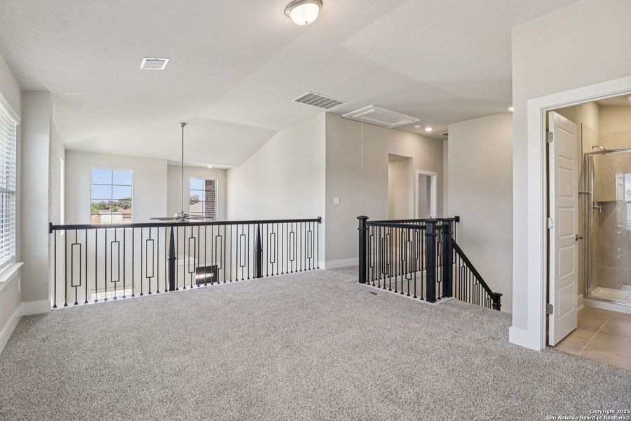 Spacious, unfurnished interior of a new home in Carmel Ranch, Schertz (Image 36). Spacious, unfurnished interior of a new home in Carmel Ranch, Schertz (Image 36).