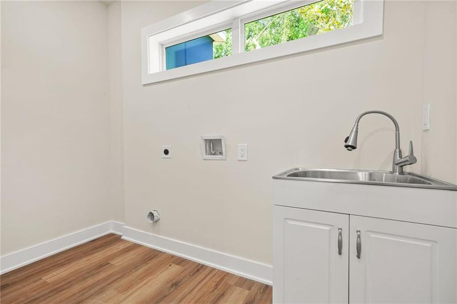 Spacious, unfurnished interior of a new home in , Atlanta (Image 54).