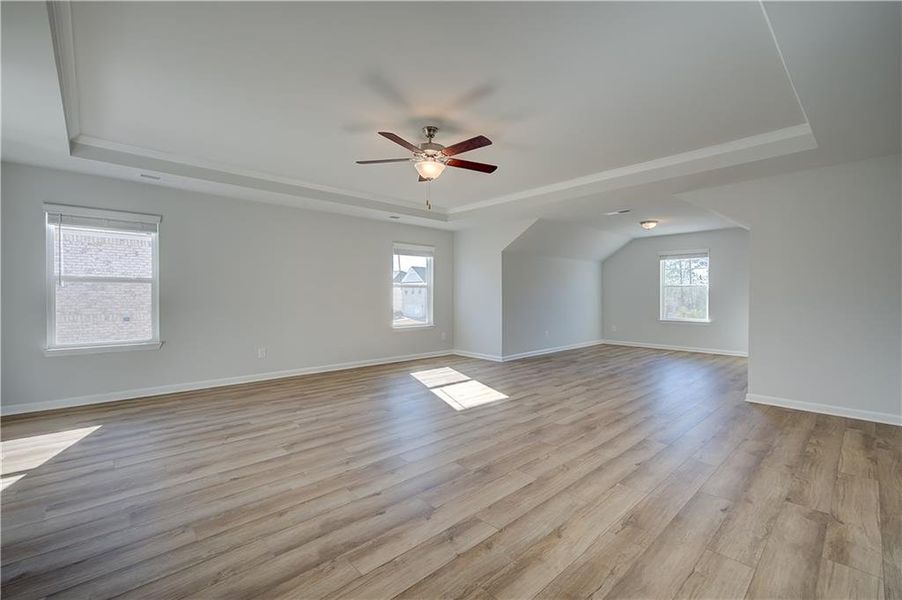 Spacious, unfurnished interior of a new home in , Hampton (Image 26).