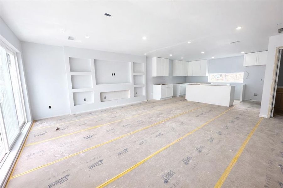 Large Living Room and Kitchen