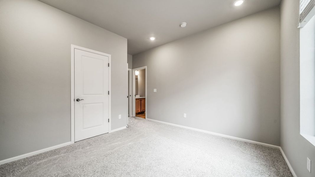 Spacious, unfurnished interior of a new home in The Reserve at Green Valley Ranch Aurora, Aurora (Image 20). Spacious, unfurnished interior of a new home in The Reserve at Green Valley Ranch Aurora, Aurora (Image 20).