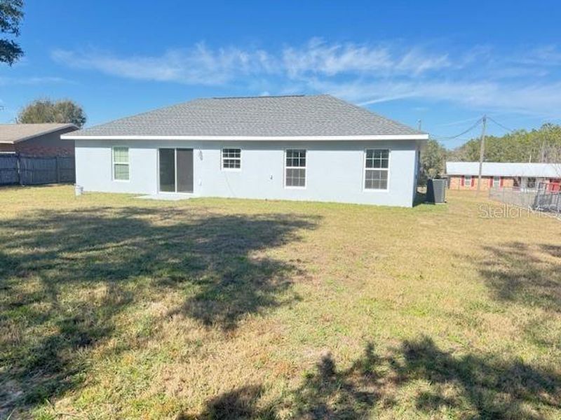 Exterior details and patio area of a home in , Ocklawaha (Image 22).