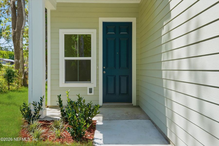 Exterior details and patio area of a home in , Jacksonville (Image 4).