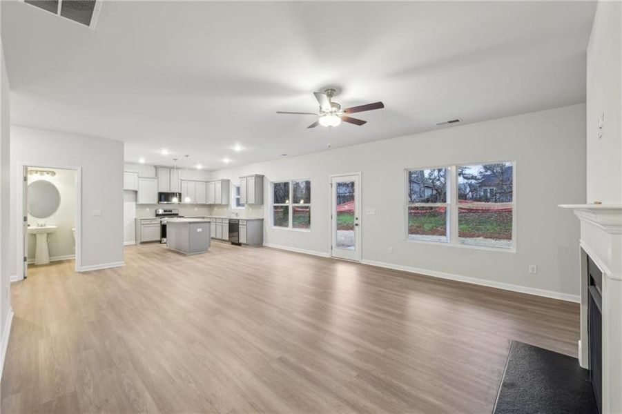 Spacious, unfurnished interior of a new home in Stephen's Landing, Loganville (Image 20).