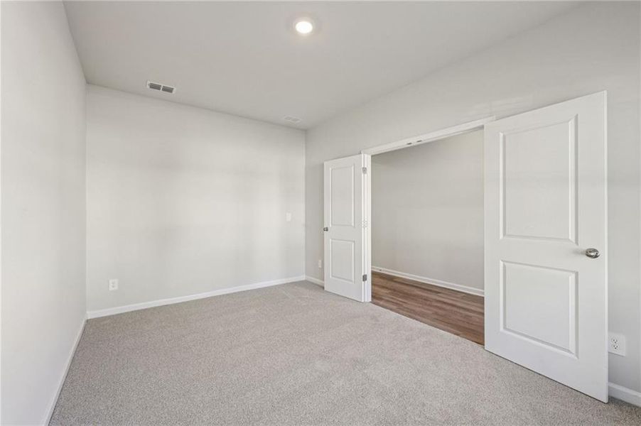 Spacious, unfurnished interior of a new home in The Oaks at Dawson, Dawsonville (Image 16).