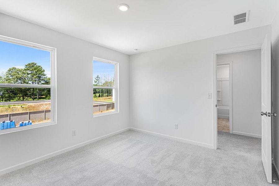 Spacious, unfurnished interior of a new home in Heritage River, Euharlee (Image 13).