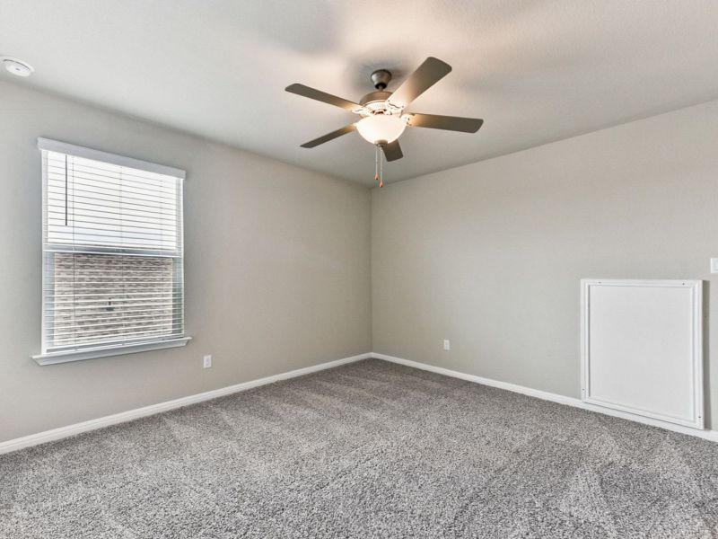 Spacious, unfurnished interior of a new home in Big Sky Ranch - Executive Collection, Dripping Springs (Image 21).