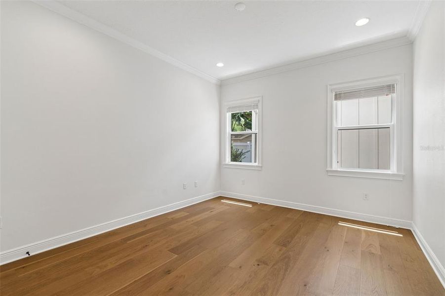 Spacious, unfurnished interior of a new home in , Tampa (Image 22).