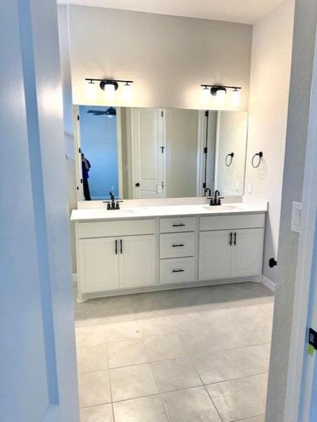 Furnished interior view inside a new home in Heritage, Dripping Springs (Image 15). Furnished interior view inside a new home in Heritage, Dripping Springs (Image 15).