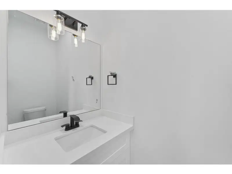 Image 28 of a home in .