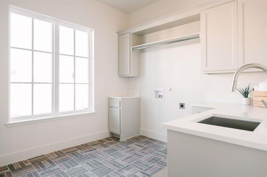 Furnished interior view inside a new home in , Aledo (Image 14).