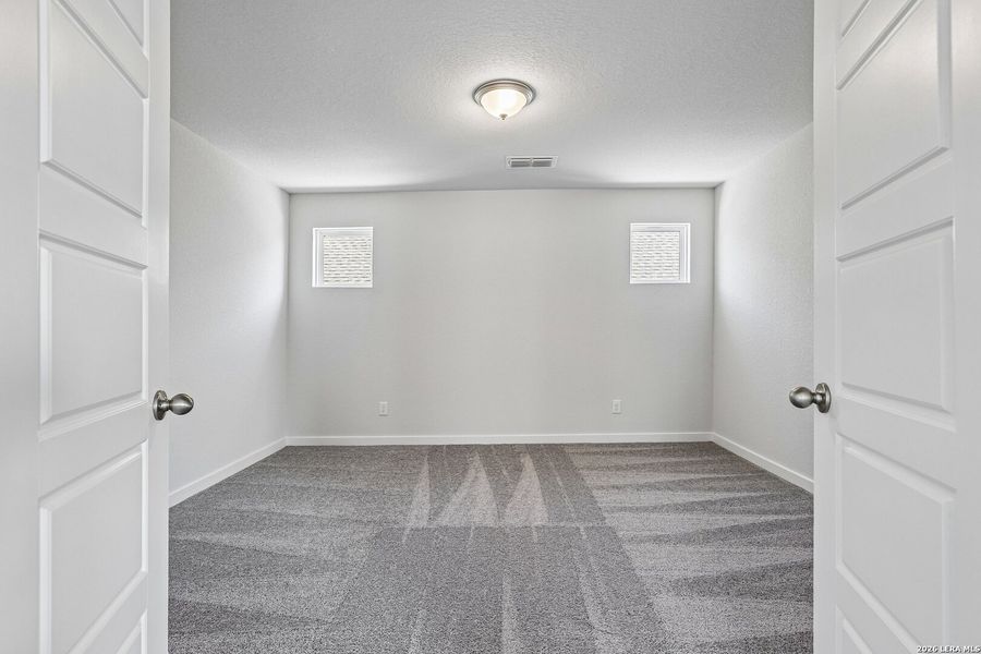 Spacious, unfurnished interior of a new home in Weston Oaks, San Antonio (Image 16).