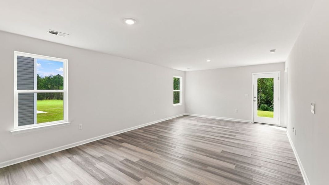 Spacious, unfurnished interior of a new home in Tyger Pines, Moore (Image 19).