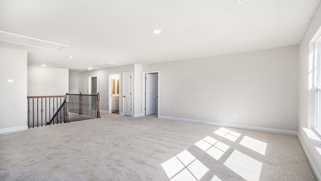 Spacious, unfurnished interior of a new home in Haven View, Murrells Inlet (Image 14).