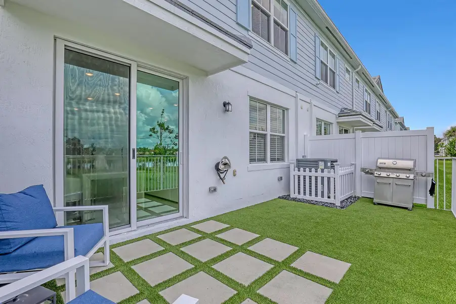 137 SE Birch (40)