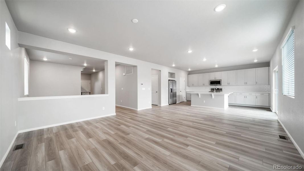 Spacious, unfurnished interior of a new home in , Aurora (Image 28).