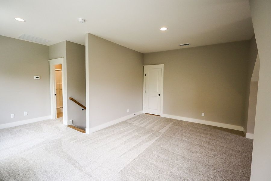 Spacious, unfurnished interior of a new home in Creekside, Cleveland (Image 38). Spacious, unfurnished interior of a new home in Creekside, Cleveland (Image 38).
