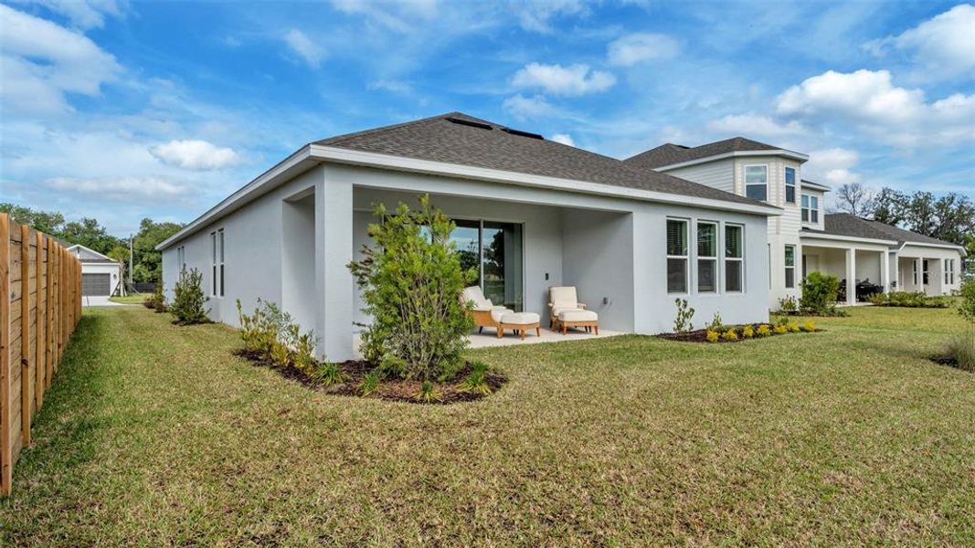Exterior details and patio area of a home in Timber Ridge, Plant City (Image 3).