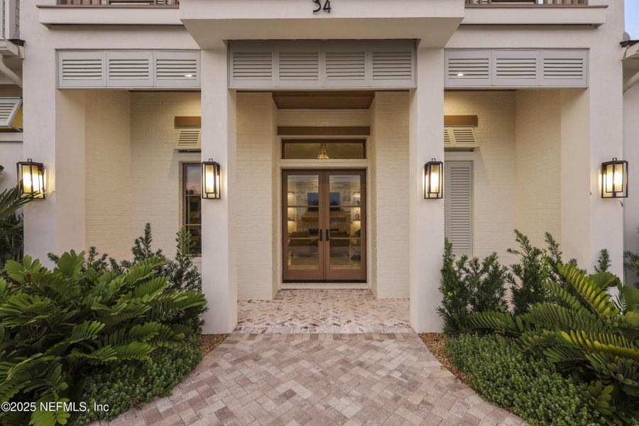 Exterior details and patio area of a home in , Ponte Vedra Beach (Image 36).