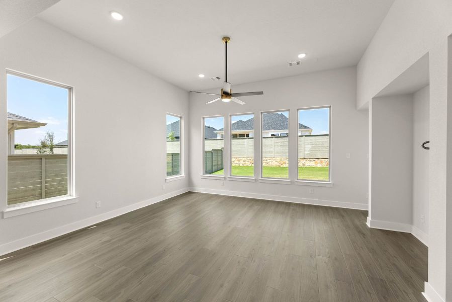 Spacious, unfurnished interior of a new home in Treeline, Justin (Image 15).