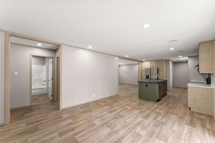 Spacious, unfurnished interior of a new home in , Dahlonega (Image 31).