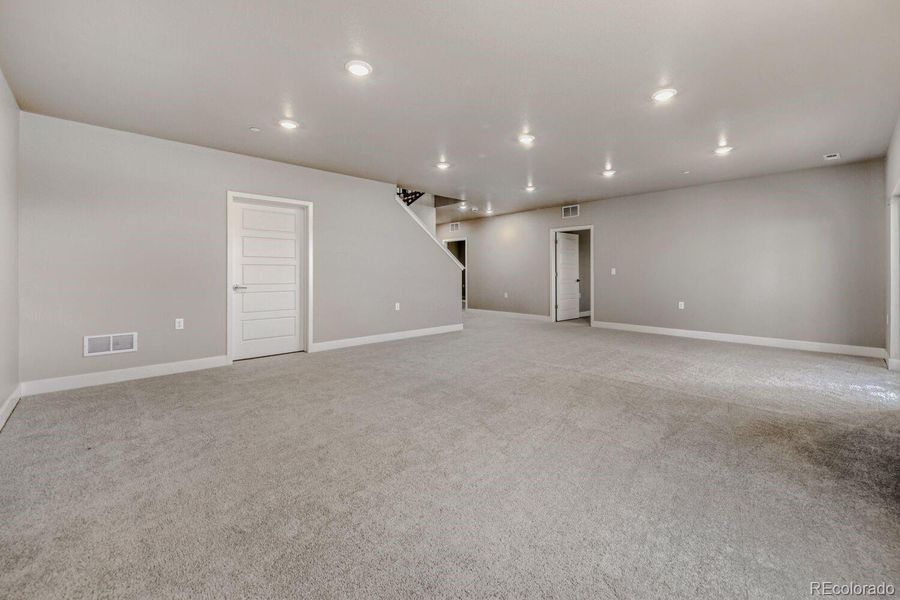 Spacious, unfurnished interior of a new home in Knolls, Westminster (Image 32). Spacious, unfurnished interior of a new home in Knolls, Westminster (Image 32).
