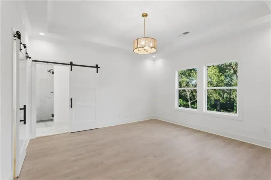 Spacious, unfurnished interior of a new home in , Atlanta (Image 30).