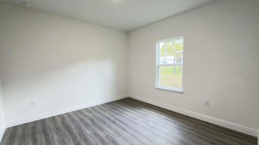Spacious, unfurnished interior of a new home in , Citrus Springs (Image 22).