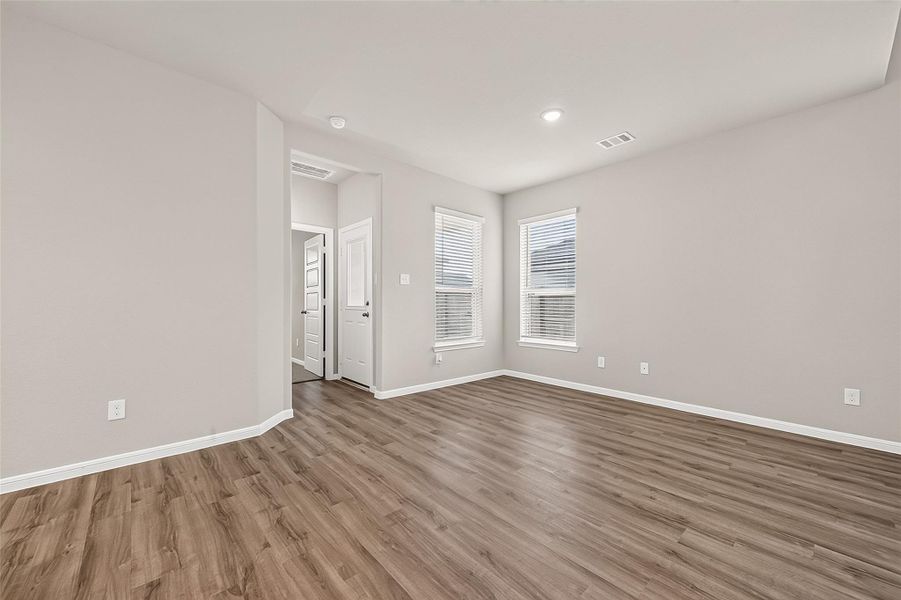 Spacious, unfurnished interior of a new home in La Segarra, Brookshire (Image 25). Spacious, unfurnished interior of a new home in La Segarra, Brookshire (Image 25).