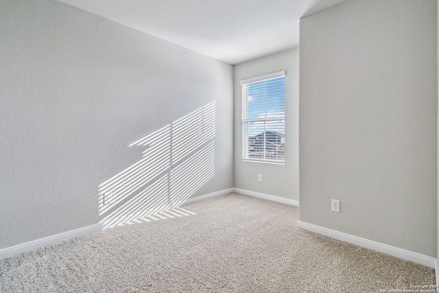 Spacious, unfurnished interior of a new home in Abbott Run, San Antonio (Image 33).