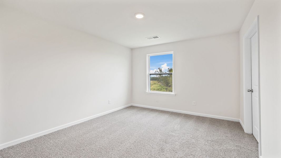Spacious, unfurnished interior of a new home in Cloverdale Hills, Piedmont (Image 22).