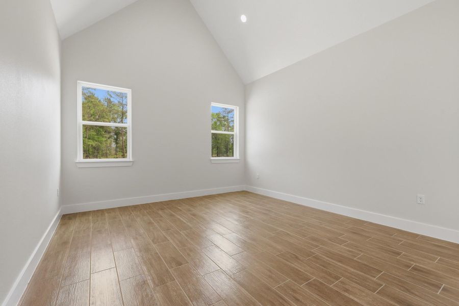 Spacious, unfurnished interior of a new home in , Dayton (Image 18).