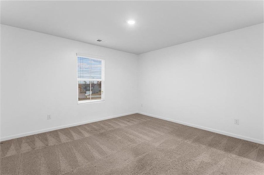 Spacious, unfurnished interior of a new home in Alcovy Trace, Lawrenceville (Image 30).