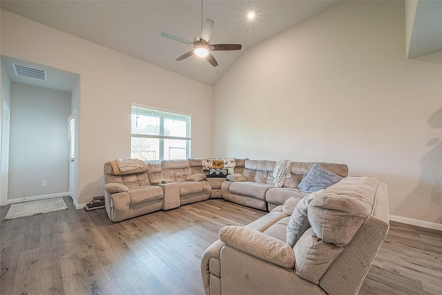 Furnished interior view inside a new home in Cliffstone Hills, Conroe (Image 17). Furnished interior view inside a new home in Cliffstone Hills, Conroe (Image 17).