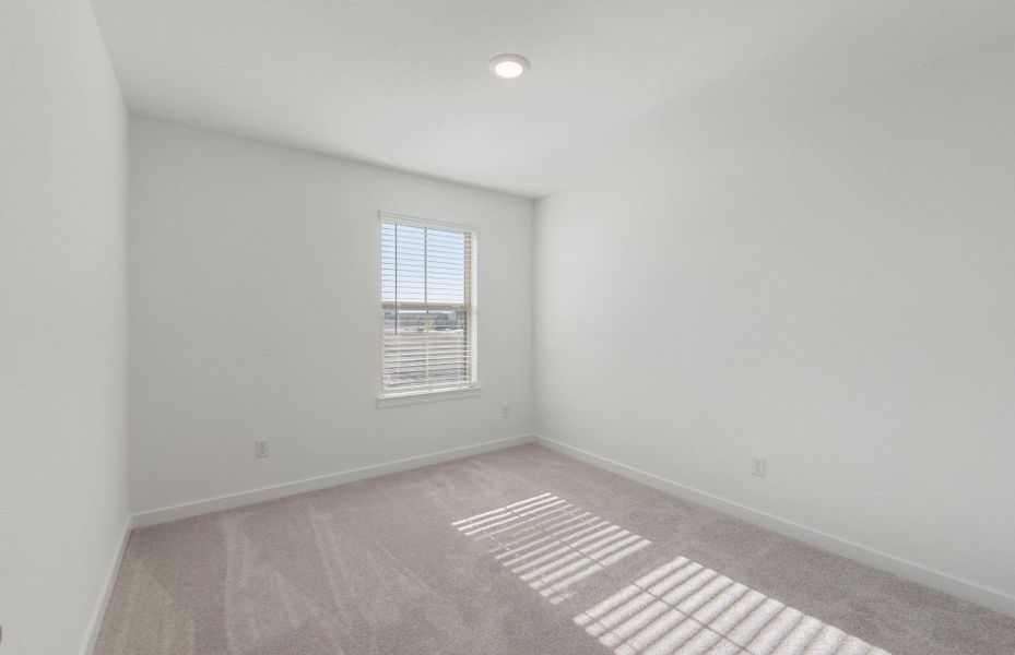 Spacious, unfurnished interior of a new home in Santa Rita Ranch, Liberty Hill (Image 32).