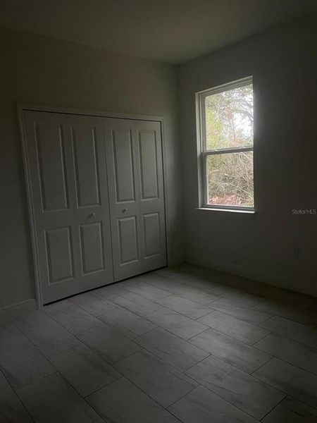 Spacious, unfurnished interior of a new home in , Ocala (Image 9).