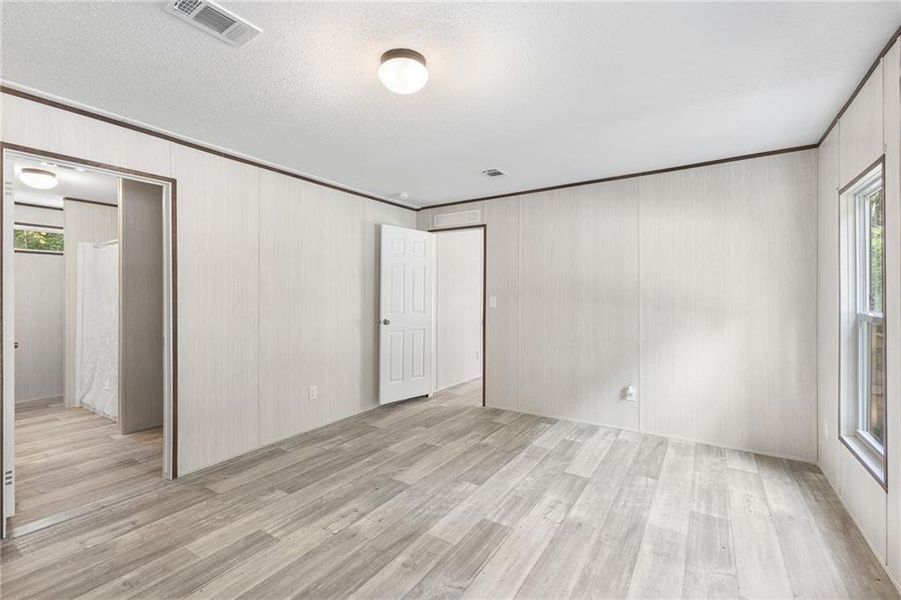 Spacious, unfurnished interior of a new home in , Nicholson (Image 18).