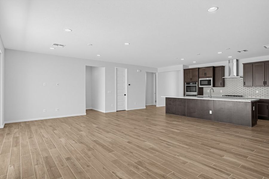 Spacious, unfurnished interior of a new home in Artisan at Asante, Surprise (Image 13).