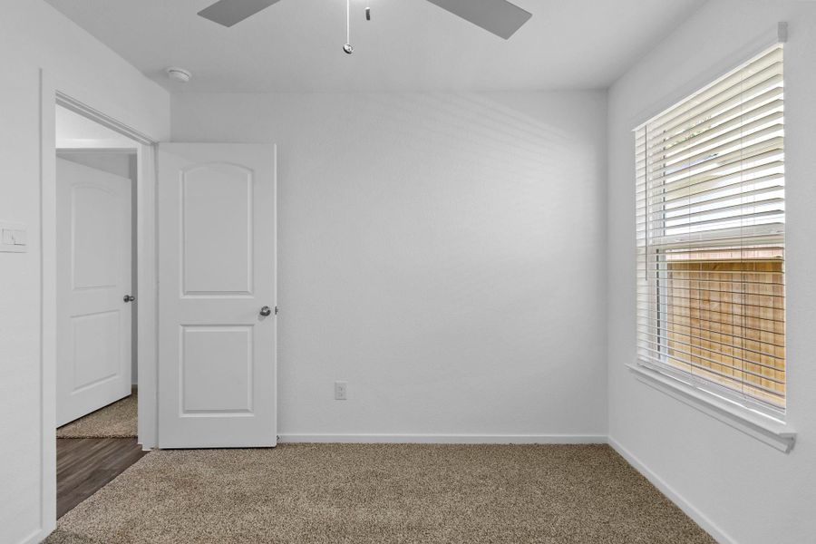Spacious, unfurnished interior of a new home in Venetian Pines, Conroe (Image 21).