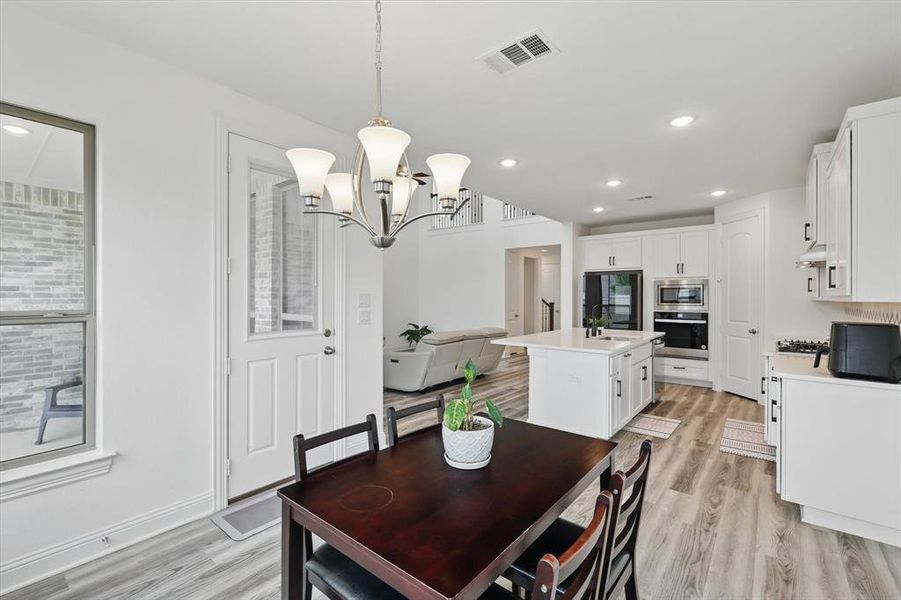 Furnished interior view inside a new home in , Northlake (Image 19).