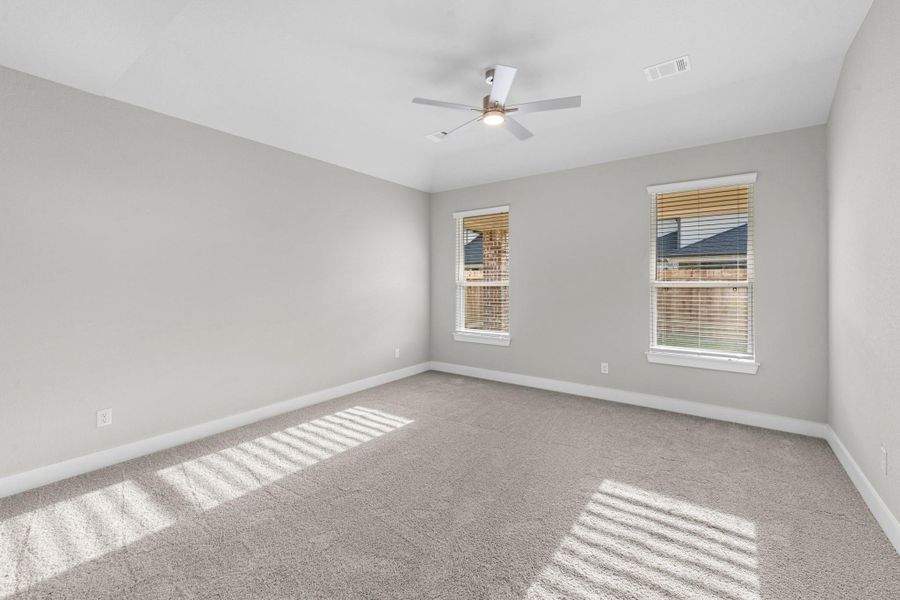 Spacious, unfurnished interior of a new home in Morton Creek Ranch, Katy (Image 17).