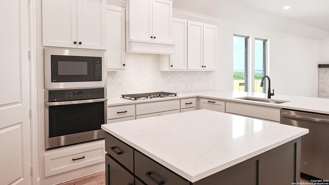 Furnished interior view inside a new home in Homestead 55', Cibolo (Image 10).