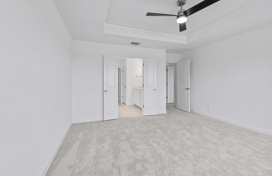 Spacious, unfurnished interior of a new home in Wolf Ranch, Georgetown (Image 28).