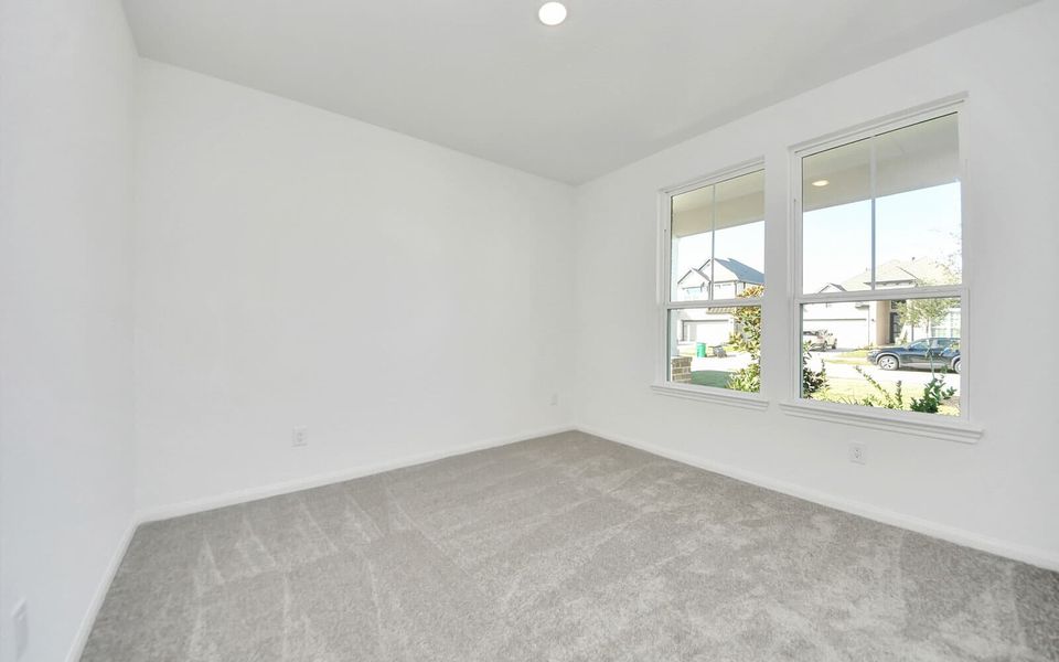 Spacious, unfurnished interior of a new home in Elyson, Katy (Image 13).