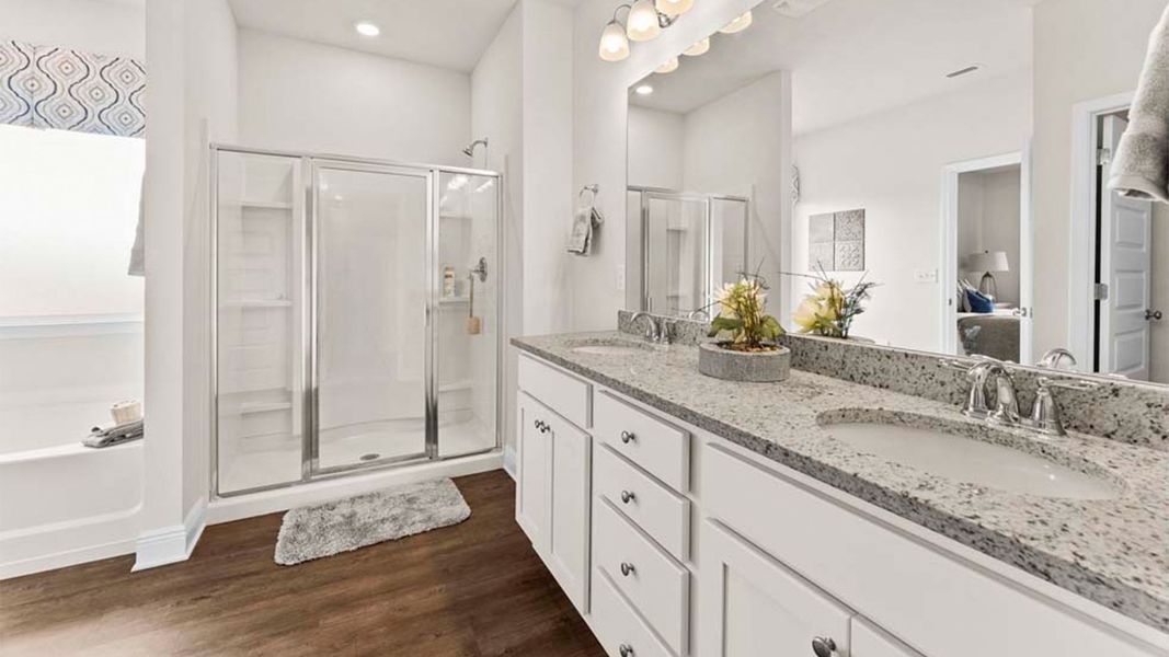 Furnished interior view inside a new home in Liberty, Panama City (Image 30).