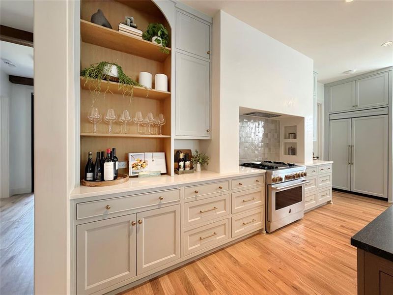 Furnished interior view inside a new home in , Dallas (Image 6).